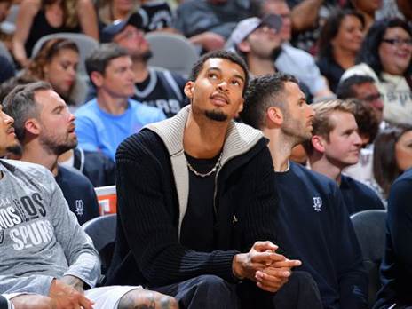 Michael Gonzales/NBAE via Getty Images