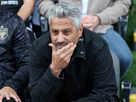 “שיקולים נקיים ולטובת הקבוצה“. יצחקי (אלן שיבר)