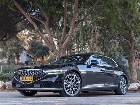 נוחות הנסיעה ובידוד הרעשים טובים מאוד