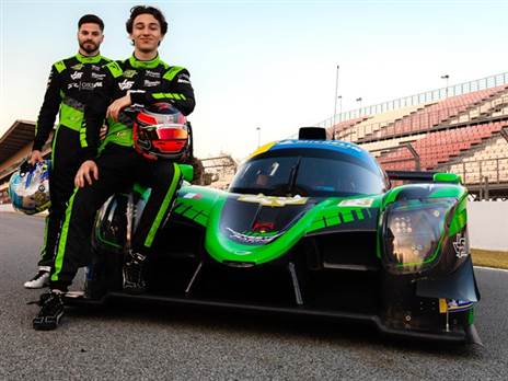 רועי מיוחס ובן קבוצתו