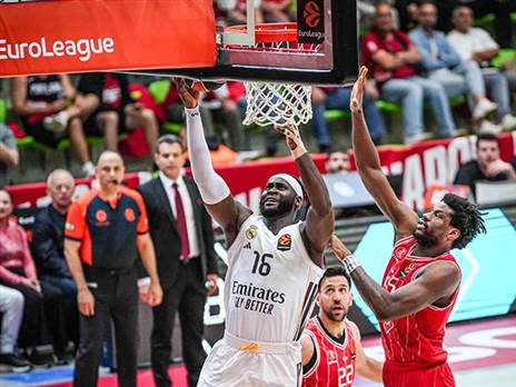 יותר היינס מטבארס. גארובה (Photo by Yulian Todorov/Euroleague Basketball via Getty Images)