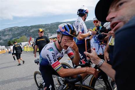 Guillaume Horcajuelo / POOL / AFP via Getty Images