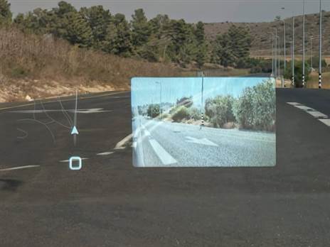 ויש גם הברקות, כמו הקרנת השטח המת בתצוגה העילית