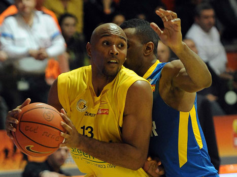 קמפבל. רק הגיע וכבר נפצע