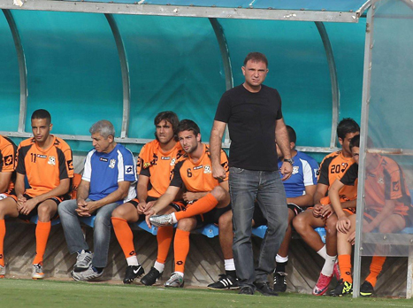 שחקני נס ציונה (אלן שיבר). שובתים