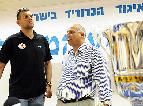 "מאחלים לו רק בריאות". שמחי (ברני ארדוב, וואלה!)