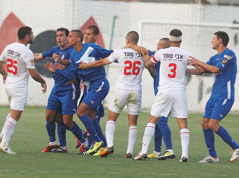 התגרה בווינטר. פרננדס ואסולין שילמו בניפוי (אלן שיבר)