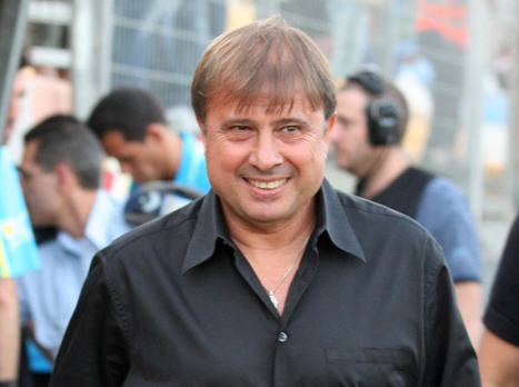 אלישע לוי, יחפש קשר אחר (אדריאן הרבשטיין, וואלה!)