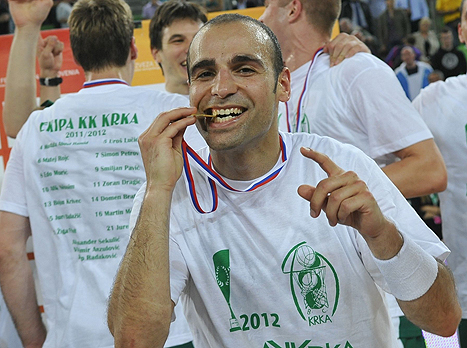 ניסים, חוזר לישראל