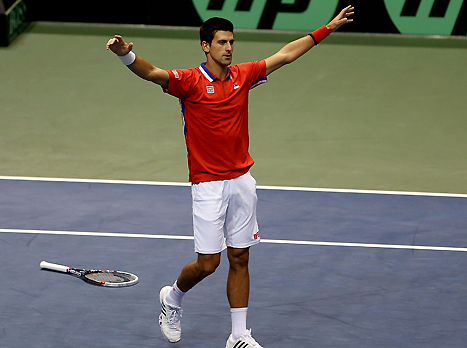 על רגל אחת. דיוקוביץ' הערב (gettyimages)