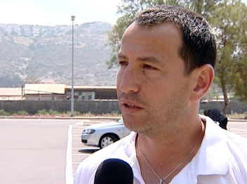 איתי מרדכי. עולה על אדום