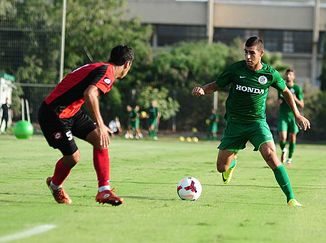 משחק לא טוב שלהם. ריאן ומכבי חיפה (צילום: דף הפייסבוק של מכבי חיפה)