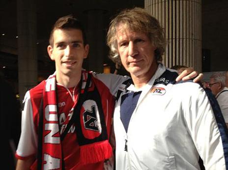 קבלת פנים חמה למאמן ורביק בשדה התעופה