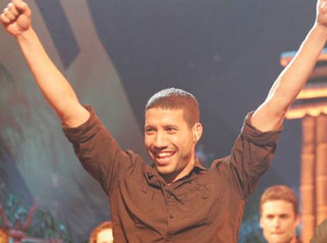 נתן דוגמה לאחיו. שי אראל