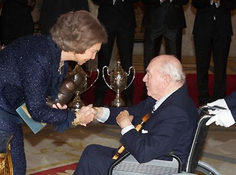 די סטפאנו והמלכה סופיה. על המגרש, הוא היה המלך (gettyimages)