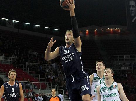 ניצחון שלישי לאנדולו ופלאניניץ' (gettyimages)