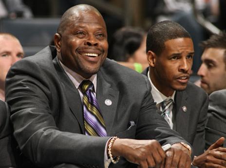 נהנה על הקווים. יואינג (gettyimages)