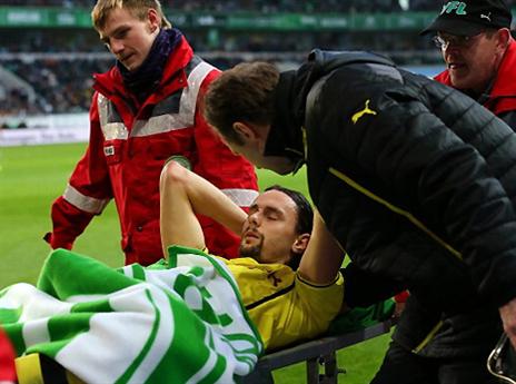 סובוטיץ' יורד על אלונקה (gettyimages)
