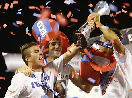 ככה חוגגים אליפות. שחקני סן לורנסו (gettyimages)
