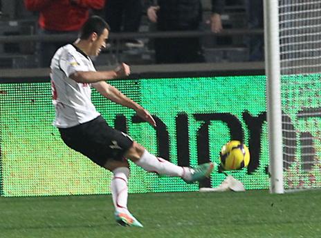 יש לו רגל מסיימת. קוראץ' כובש