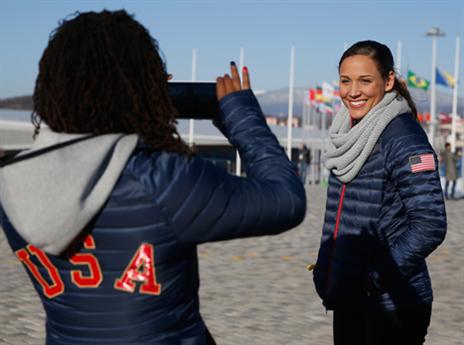 לולו ג'ונס ולוריין וויליאמס, שהתחרו על מסלול האתלטיקה בלונדון, עשו מעבר מפתיע