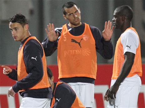 שיר צדק בחימום. חזר לעניינים (יוסי שקל)