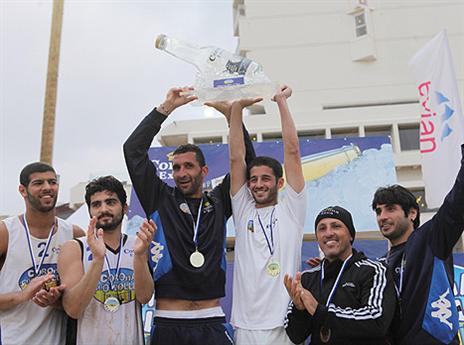 יופי של אירוע בחוף גורדון. נתראה בקיץ (צילום: דרור סיתהכל)