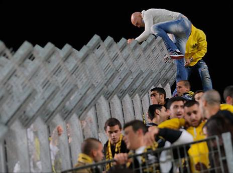 איזה בלאגן... (אנצ'ו גוש, ג'יני)