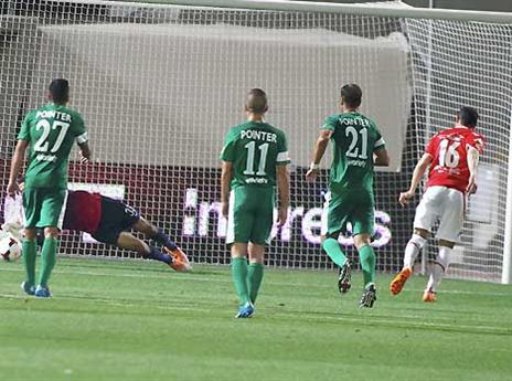 רגע נדיר. שראנוד עוצר את דמארי (אלן שיבר)