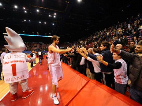 חזרו לתמוך בהמוניהם. אוהדי מילאנו (gettyimages)