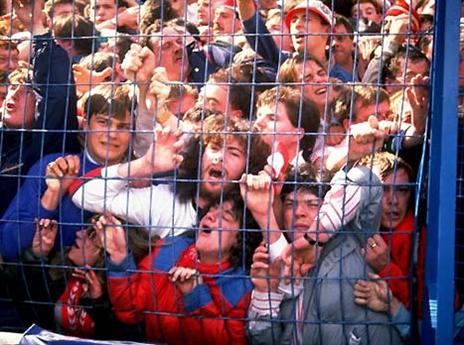 האוהדים נמעכו, היריבות התגרו (gettyimages)