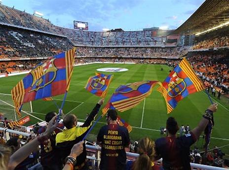 אוהדי בארסה במסטאייה, חגיגה גם לתיירים (gettyimages)