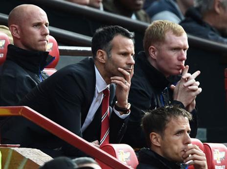 לא היה יכול לבקש בכורה טובה יותר. גיגס והצוות שלו (gettyimages)