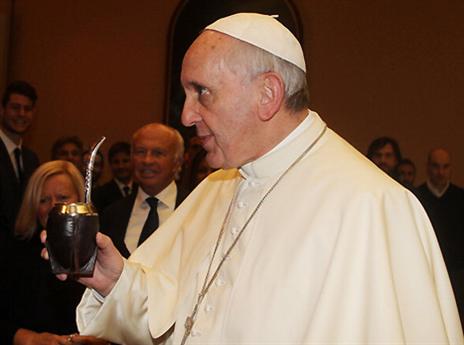 האפיפיור שותה מאטה. ארגנטיני אמיתי (gettyimages)