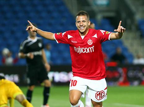 הפועל חוגגת על מחזיקת הגביע