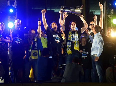 והגביע הגיע לת"א (יוסי זליגר)