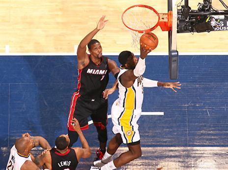 היברט בדרך לעוד שתיים. הפייסרס יכולים לעשות קאמבק ענק? (gettyimages)