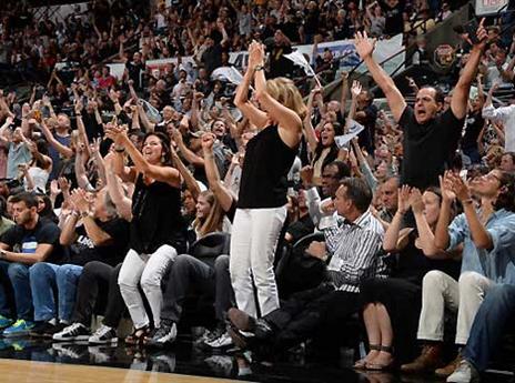 האוהדים מקווים: המשחק הבית הבא יהיה כבר בסדרת הגמר (gettyimages)