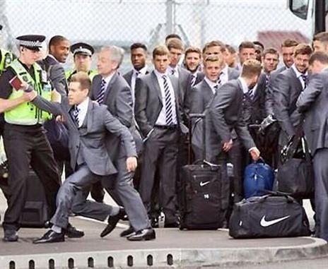 והגיב בחיוך (צילום מסך: טוויטר)