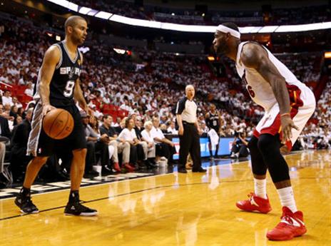 פארקר דווקא מאופק (GETTYIMAGES)