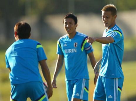 חיוכים במחנה היפני (gettyimages)