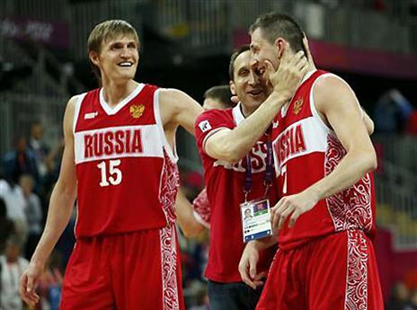 יודע איך זה לעבוד עם כוכבים