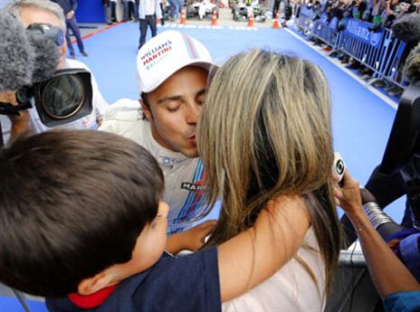 גם המשפחה בירכה את מאסה (gettyimages)