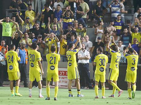 חגיגות צהובות בסיום (אלן שיבר)