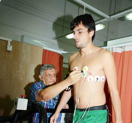 הכל עבר כשורה. מיצ'ל נבדק (האתר הרשמי)