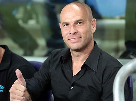 פשוט ליהנות מכדורגל. דומב