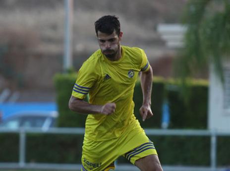 בן בסט, בינתיים לא מקבל גב (האתר הרשמי של מכבי ת"א)