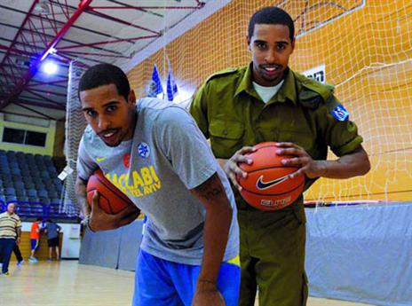 כוכב הכתבות: לנדסברג (צילום: מתן פאר, עיתון "במחנה")