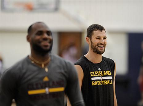 השילוב של לאב ולברון החייה את החלום (getty)