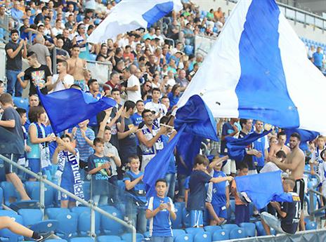 אוהדי מכבי פ"ת. בן שמעון יצטרף אליהם גם השבוע (אלן שיבר)